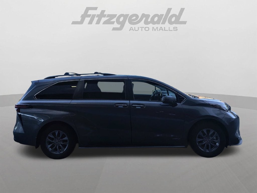 2021 Toyota Sienna XLE 7 Passenger