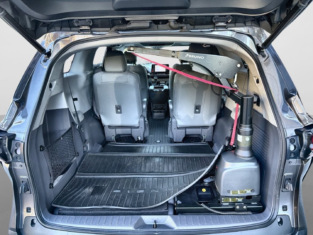 2021 Toyota Sienna XLE 7 Passenger