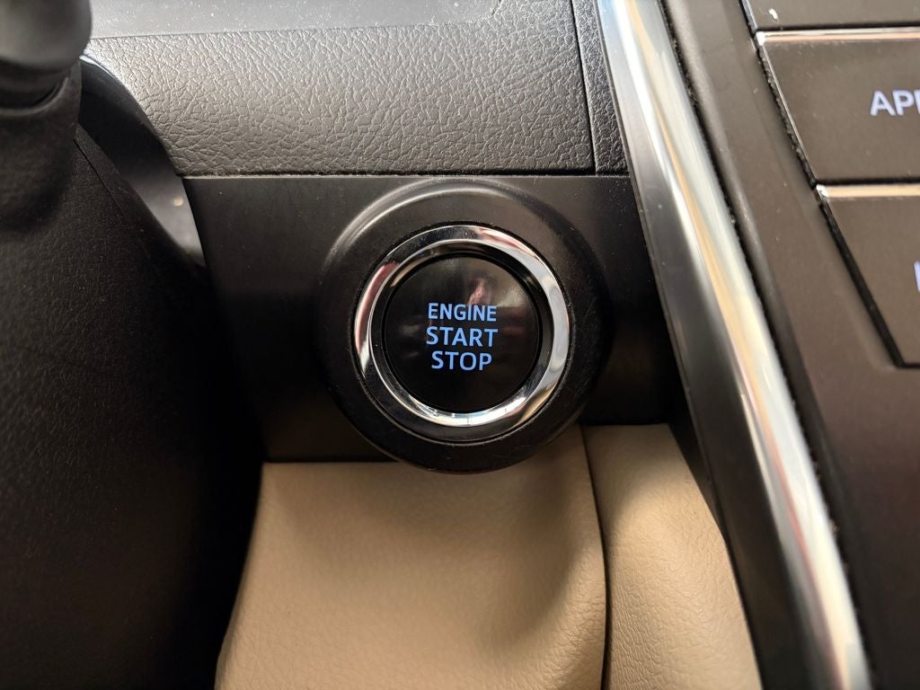 2017 Toyota CAMRY XLE