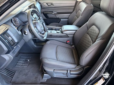 2023 Nissan Pathfinder S