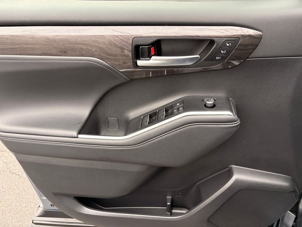 2024 Toyota HIGHLANDER HEV Platinum