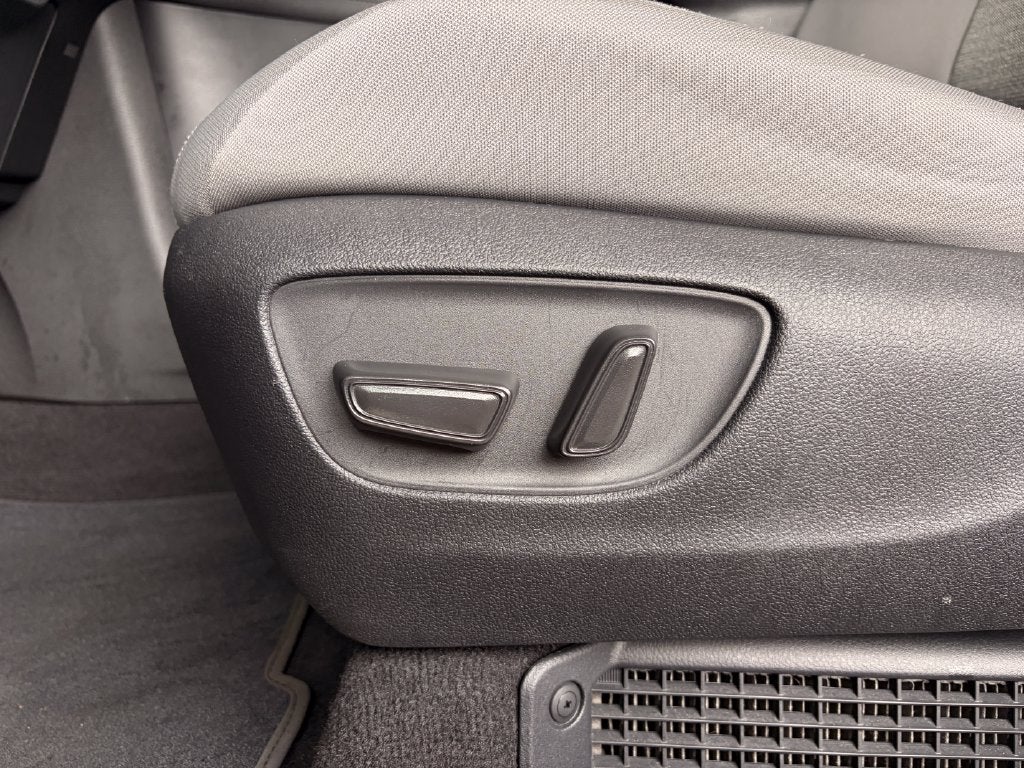 2026 Toyota Sienna LE 7 Passenger
