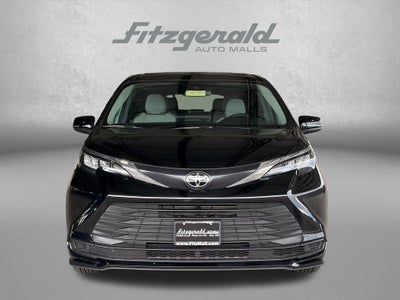 2026 Toyota Sienna LE 7 Passenger