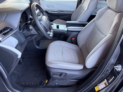 2025 Toyota Sienna LE 8 Passenger
