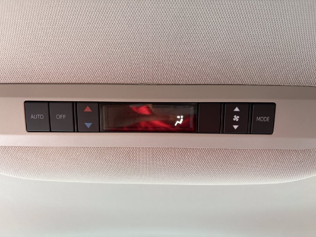 2025 Toyota Sienna LE 8 Passenger