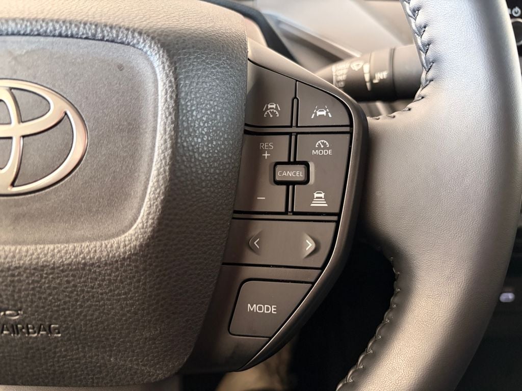 2025 Toyota PRIUS LE