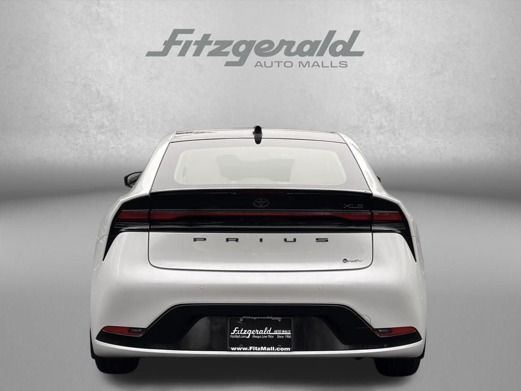 2024 Toyota PRIUS XLE