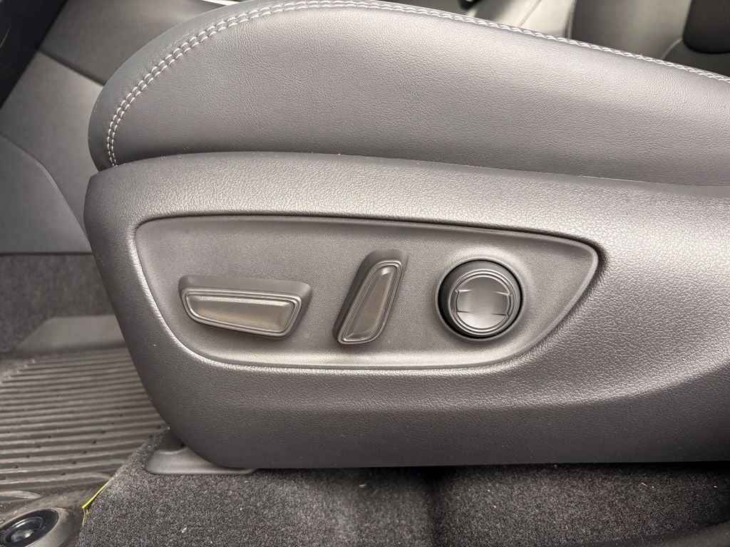 2025 Toyota RAV4 HYBRID Limited