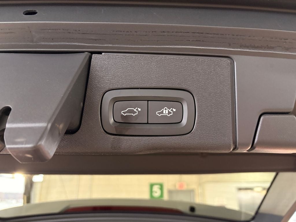 2021 Volvo XC60 T5 Momentum