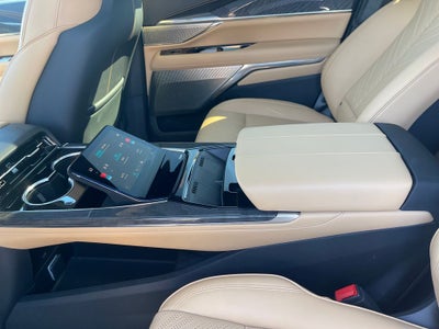 2025 Cadillac ESCALADE IQ Luxury 2