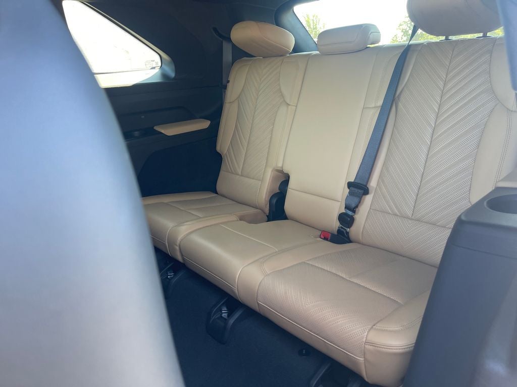 2025 Cadillac ESCALADE IQ Luxury 2