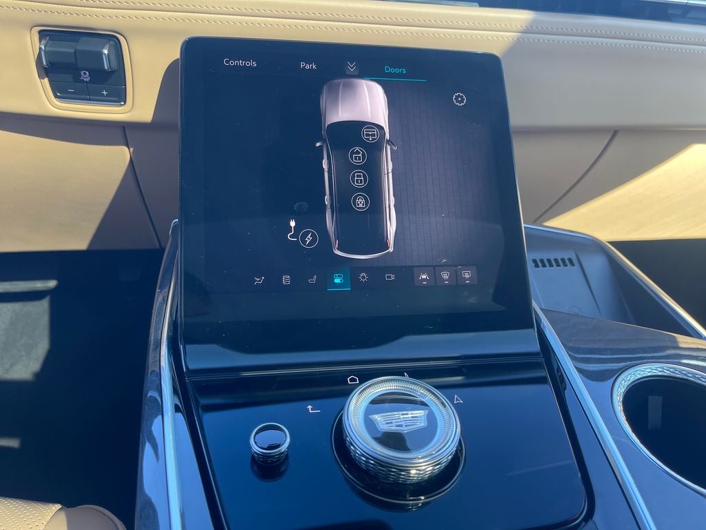 2025 Cadillac ESCALADE IQ Luxury 2