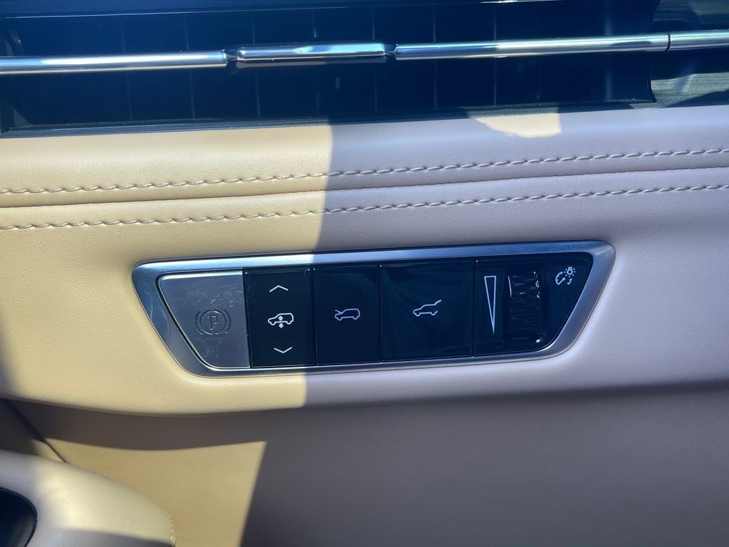 2025 Cadillac ESCALADE IQ Luxury 2