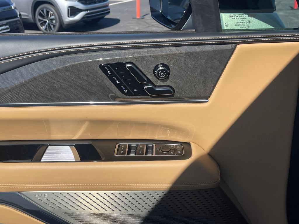 2025 Cadillac ESCALADE IQ Luxury 2