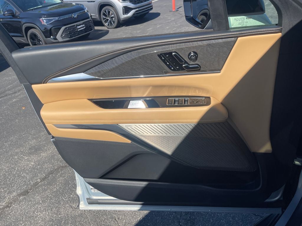 2025 Cadillac ESCALADE IQ Luxury 2