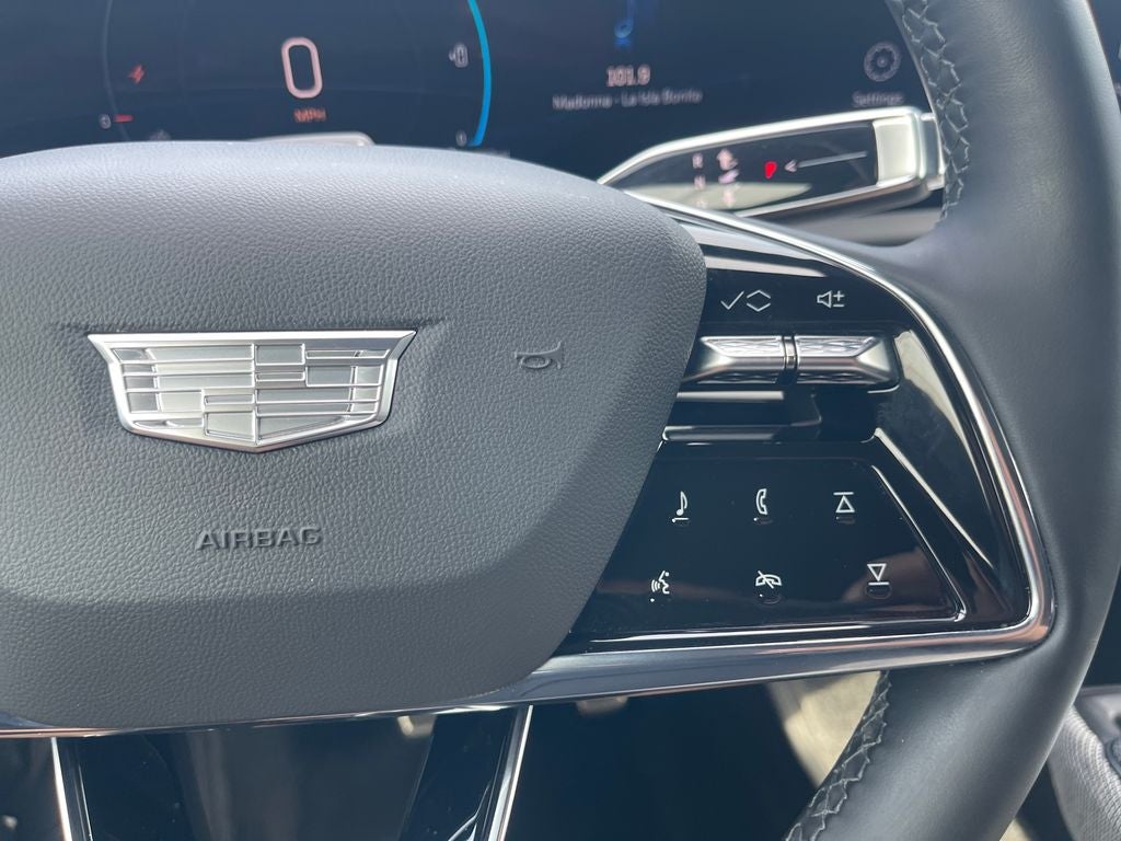 2025 Cadillac OPTIQ Luxury 2