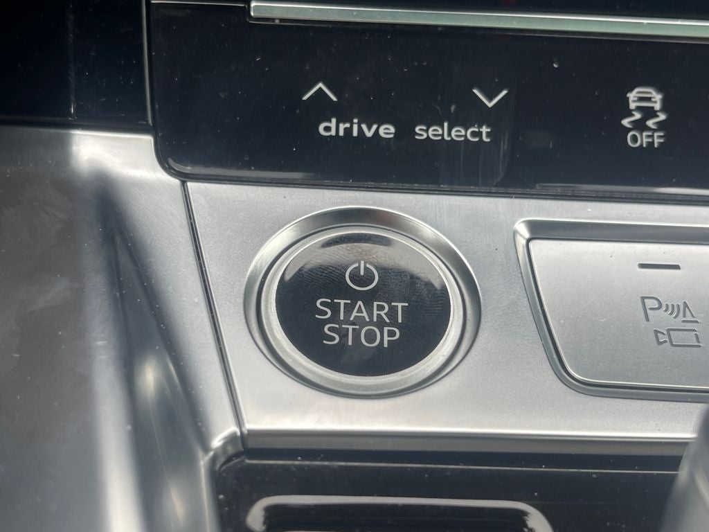 2024 Audi Q8 Sportback e-tron Premium Plus S line quattro