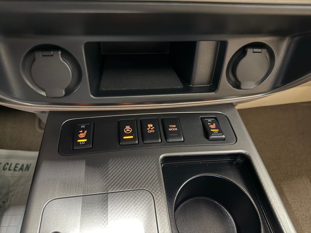 2013 Nissan Armada Platinum