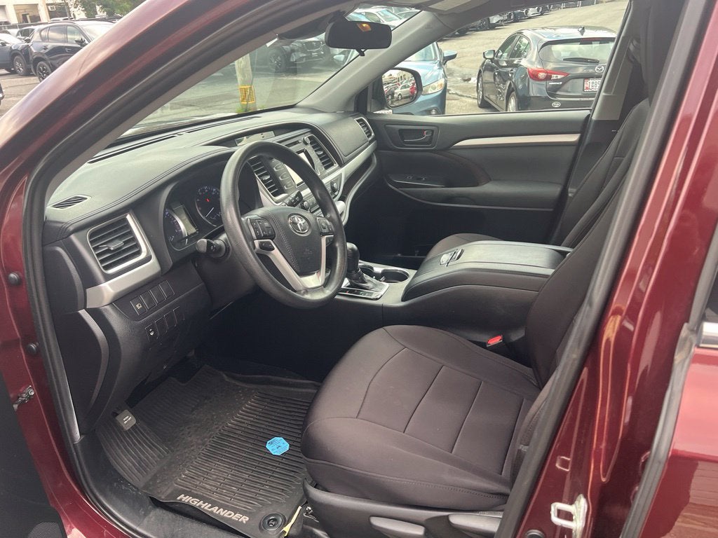 2019 Toyota Highlander LE
