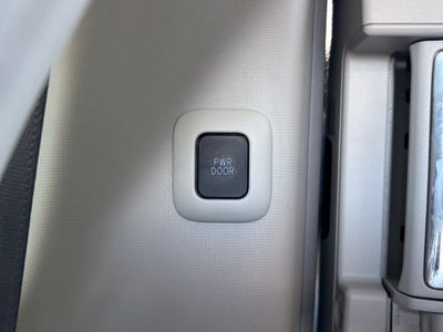 2013 Toyota Sienna XLE 8 Passenger