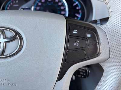 2013 Toyota Sienna XLE 8 Passenger