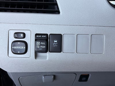 2013 Toyota Sienna XLE 8 Passenger