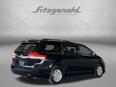 2013 Toyota Sienna XLE 8 Passenger