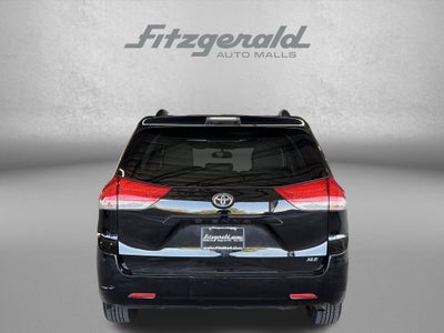 2013 Toyota Sienna XLE 8 Passenger