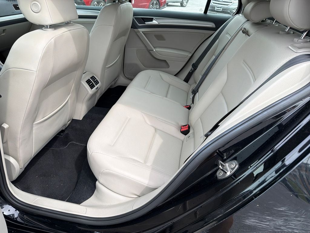 2016 Volkswagen Golf TSI SE 4-Door