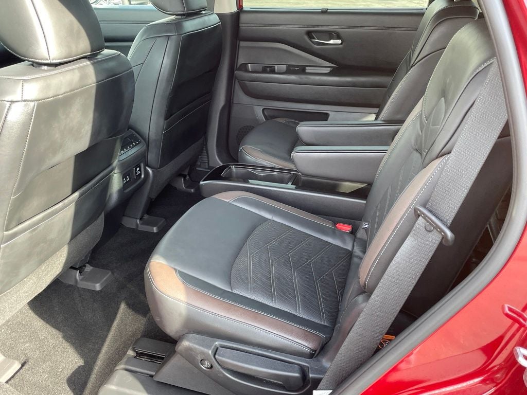 2022 Nissan Pathfinder Platinum