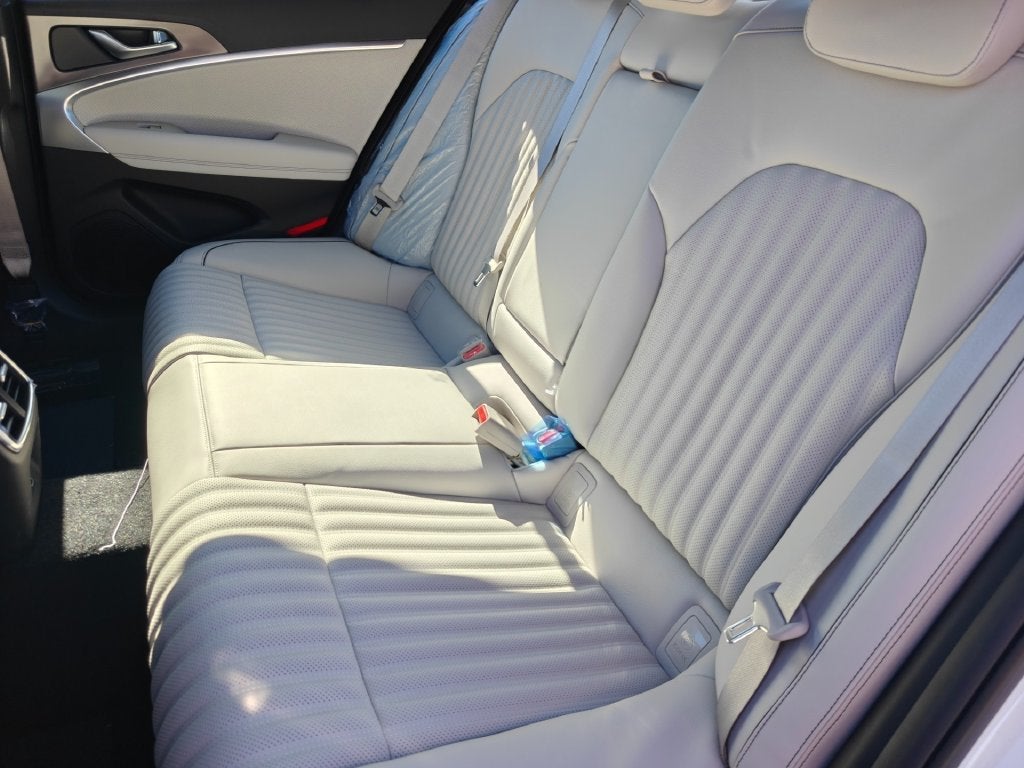 2027 Genesis G70 2.5T Sport Prestige