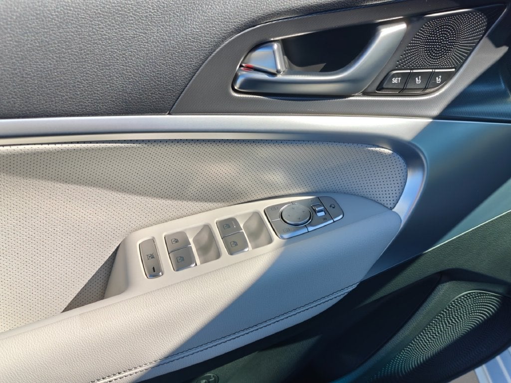 2027 Genesis G70 2.5T Sport Prestige