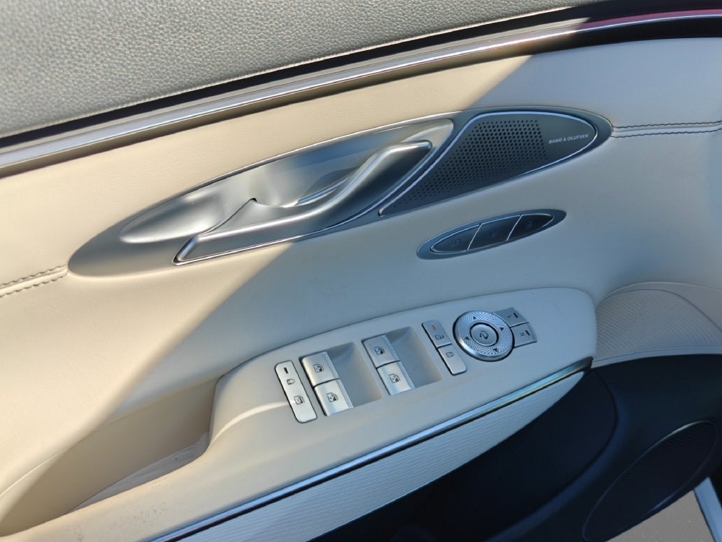 2027 Genesis GV70 2.5T Advanced