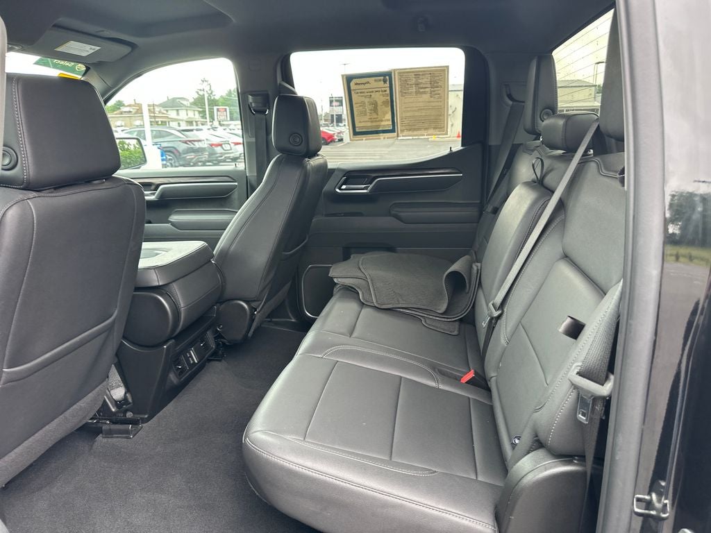 2025 GMC Sierra SLT