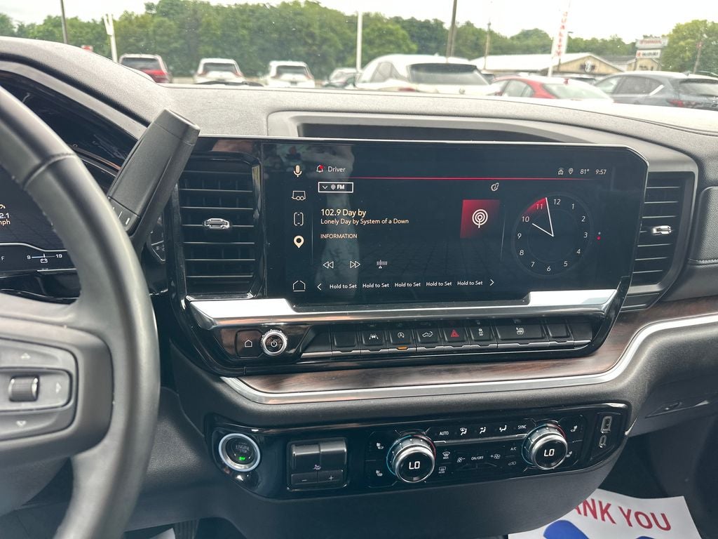 2025 GMC Sierra SLT