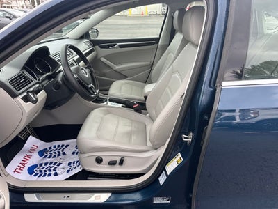 2019 Volkswagen Passat 2.0T SE R-Line