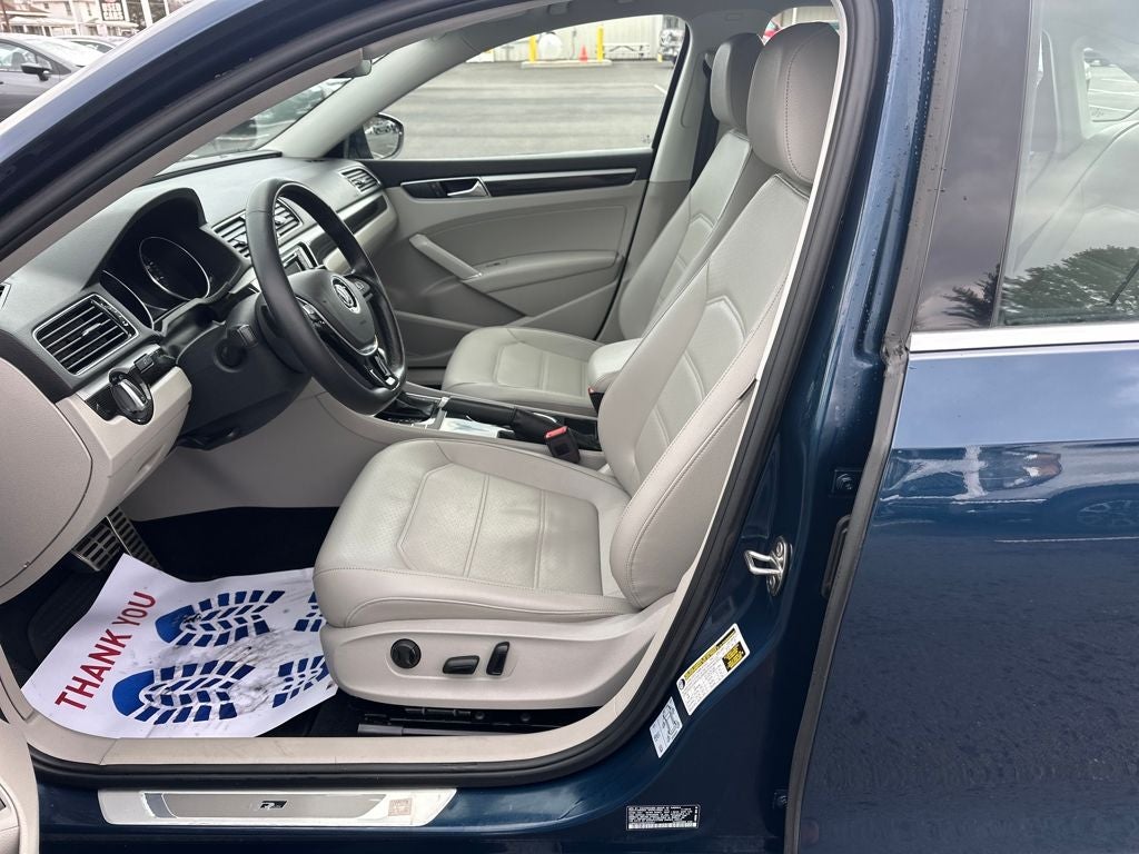 2019 Volkswagen Passat 2.0T SE R-Line