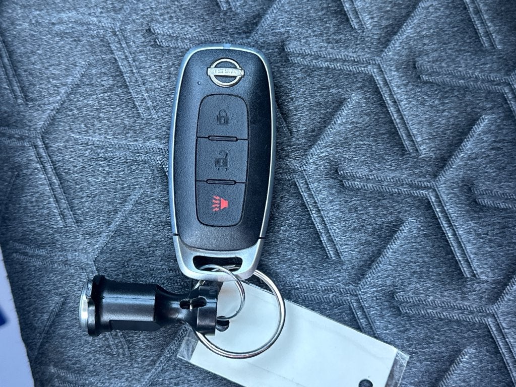 2025 Nissan Kicks MPV SV