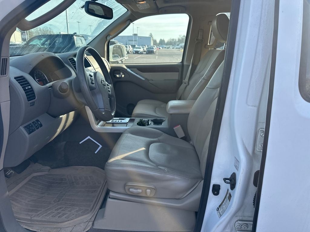 2012 Nissan Pathfinder LE