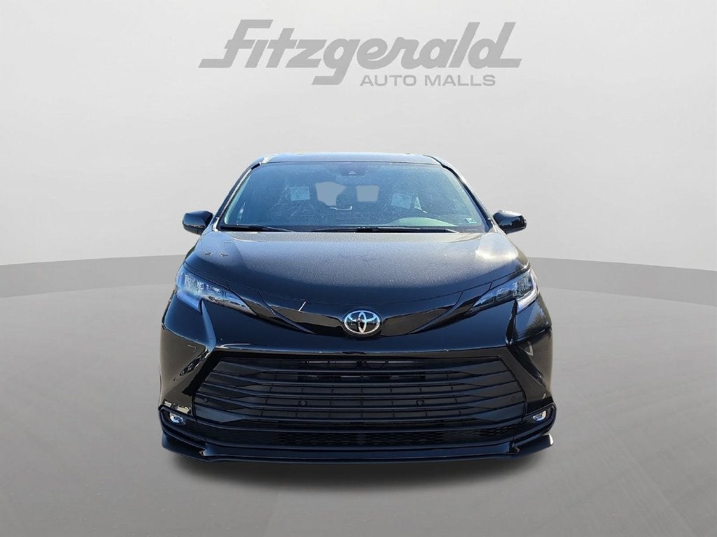 2026 Toyota Sienna Woodland Edition 7 Passenger
