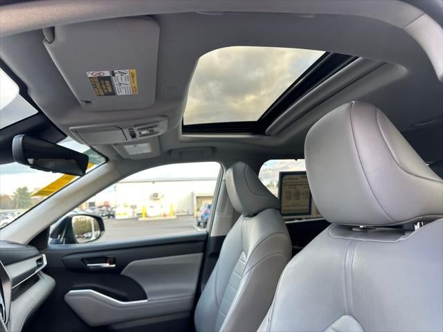 2021 Toyota HIGHLANDER XLE