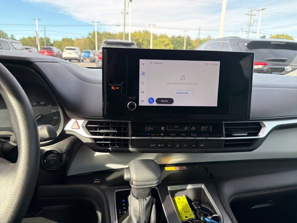 2025 Toyota Sienna LE 8 Passenger