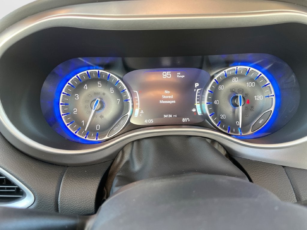 2025 Chrysler Pacifica Select
