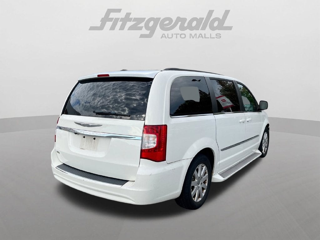 2013 Chrysler Town & Country Touring