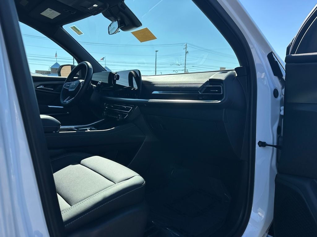 2025 Chevrolet Traverse AWD LT