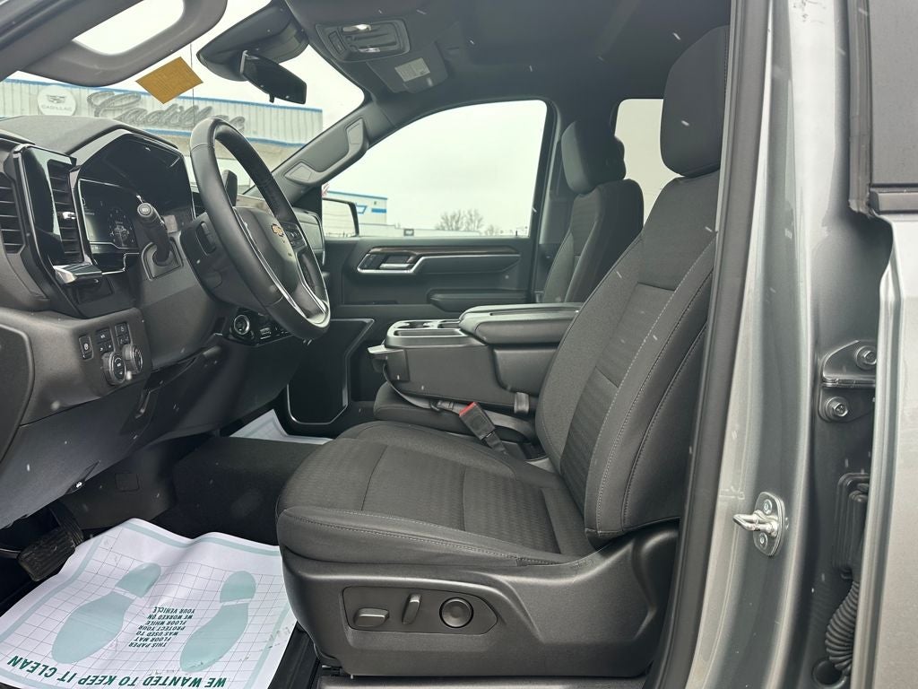 2025 Chevrolet Silverado 1500 LT LT1