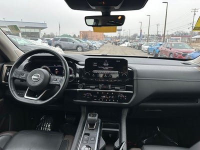 2023 Nissan Pathfinder Platinum 4WD