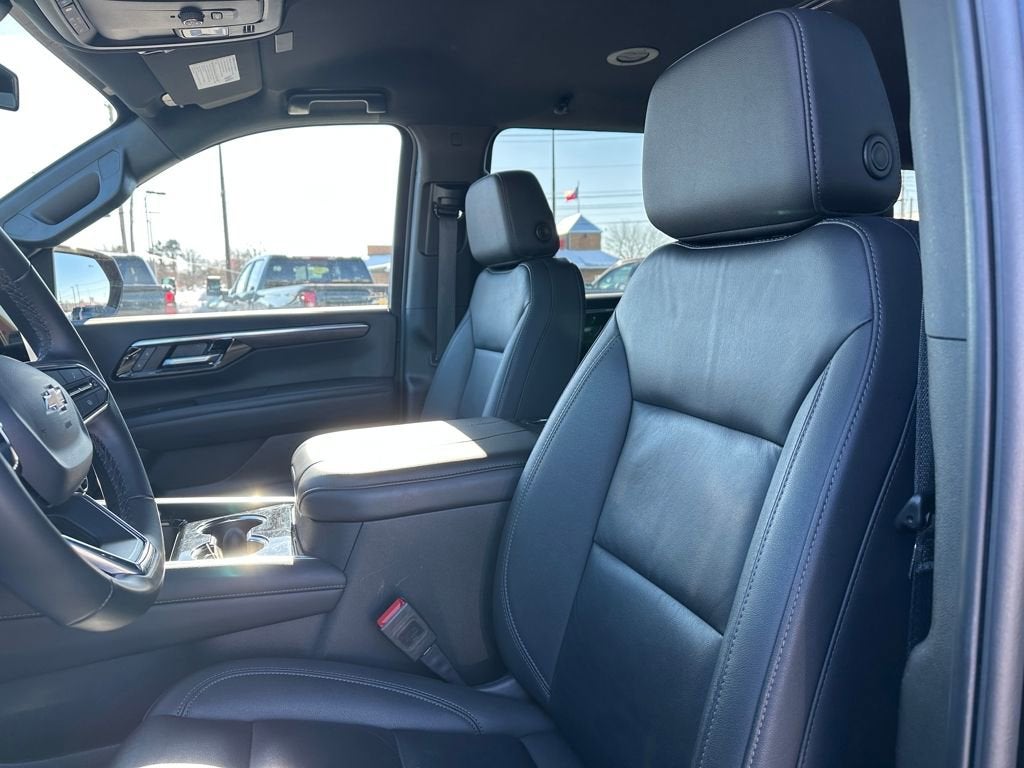 2025 Chevrolet Suburban LT