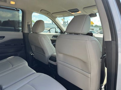 2025 Nissan Pathfinder SL 4WD