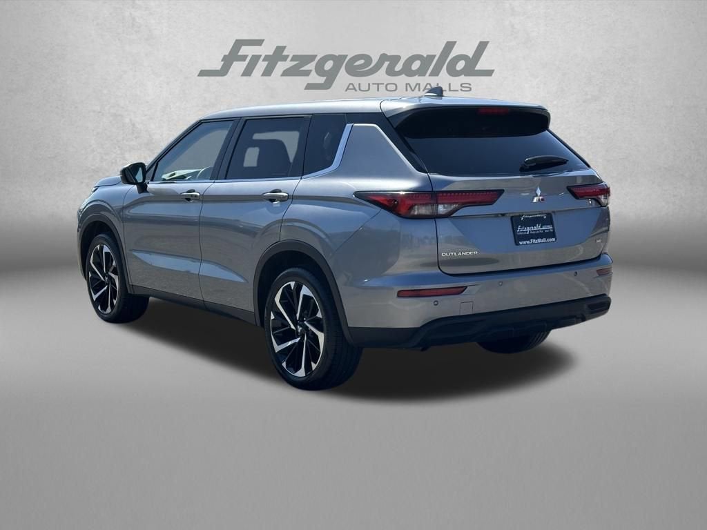 2024 Mitsubishi Outlander SE